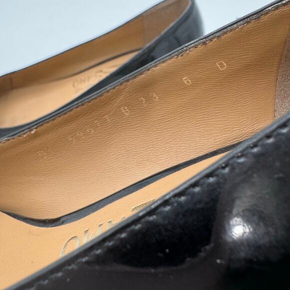 Salvatore Ferragamo Vara black patent leather pumps size 6 - Picture 6 of 10